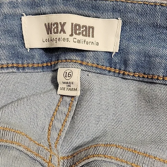 Distressed Jeans - Picture 3 of 3